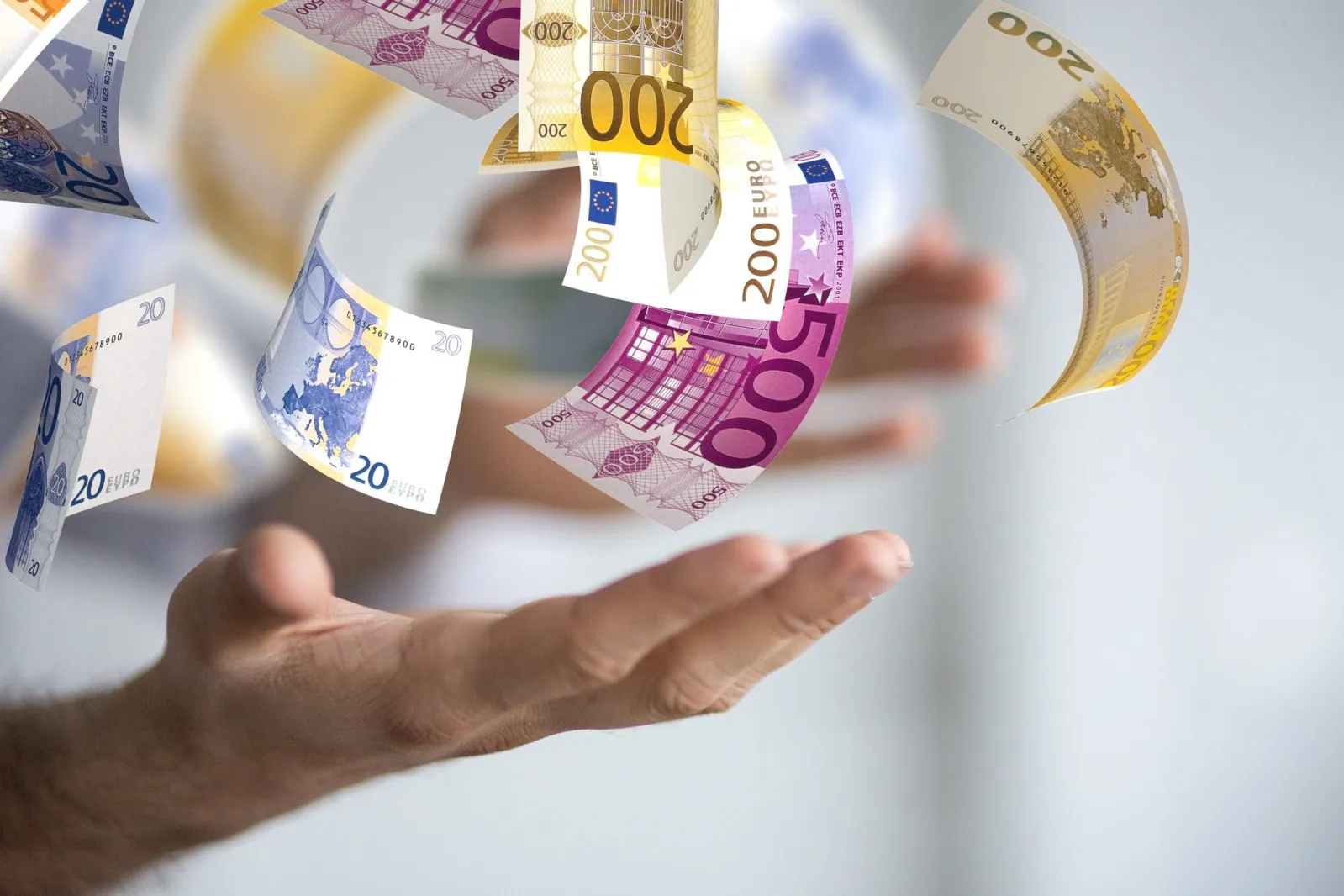 Lohnt sich das Altersvorsorgedepot? Bei langen Laufzeiten kann ein kostenfreies Wertpapierdepot ohne Förderung mehr bringen, sagt das Vergleichsportal Verivox.