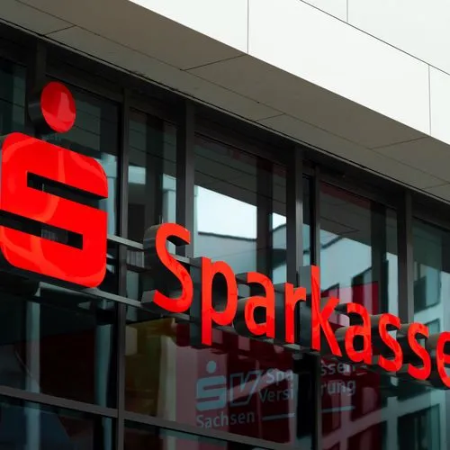 Die Fassade  einer Sparkassenfiliale