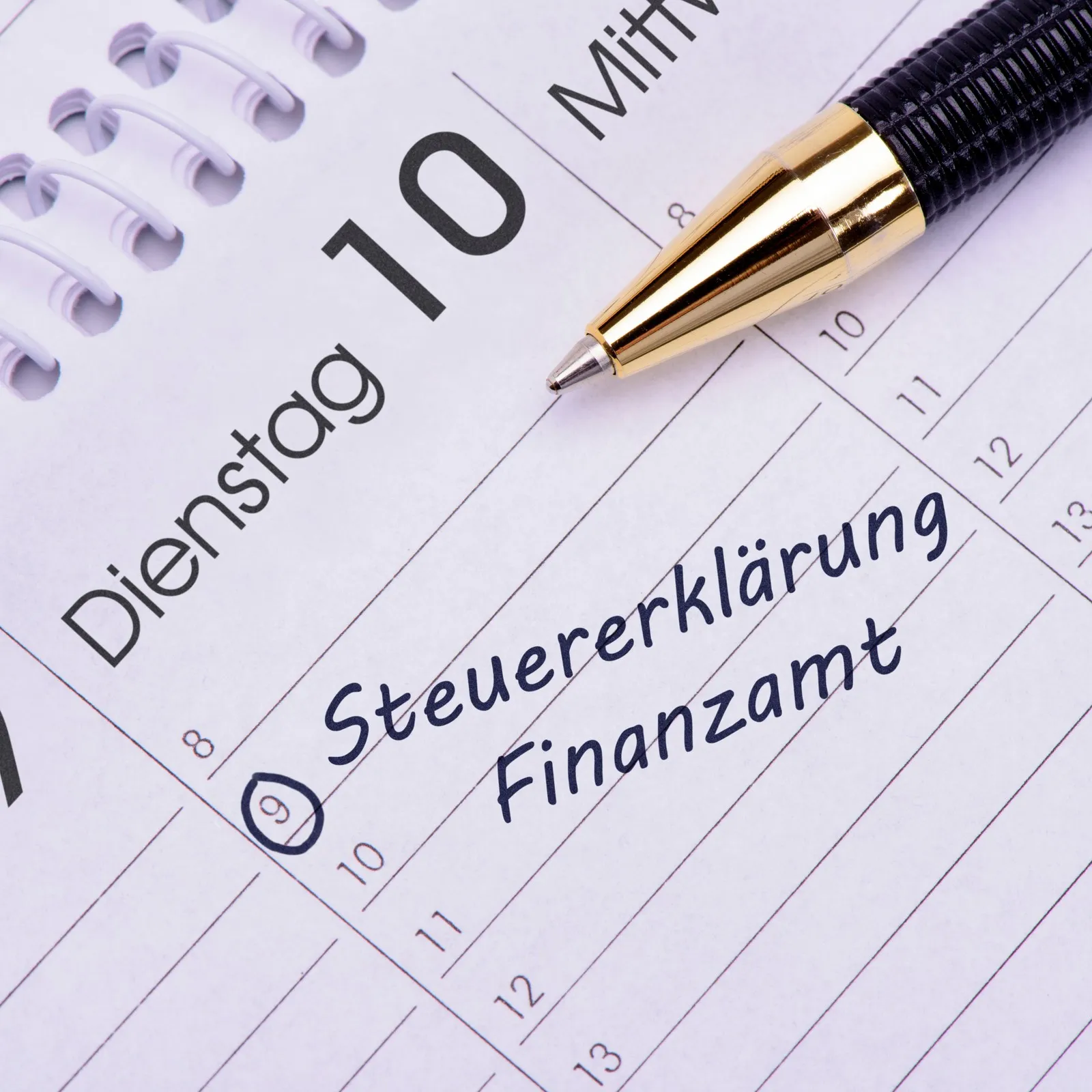 Steuererklärung für Finanzamt - Termin im Kalender