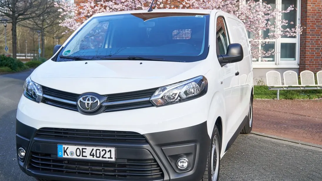 Fahrbericht Toyota Proace: Schlicht, spritzig, sparsam