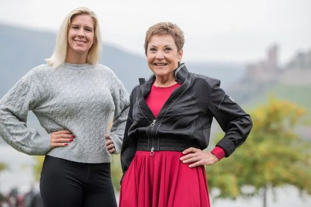 Preisträgerinnen aus dem Jahr 2024:  Nadine Bönninger (li.) wurde als „Unternehmerin im Handwerk“ und Alice Brammertz als „Heldin im Handwerk“ geehrt.