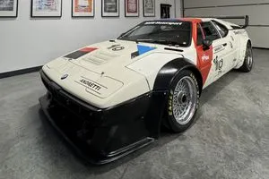 BMW M1 Procar nach Kollision bei einem Oldtimer-Rennen