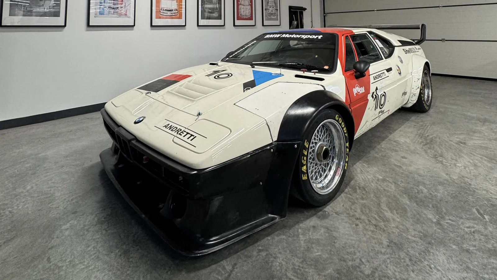 BMW M1 Procar nach Kollision bei einem Oldtimer-Rennen